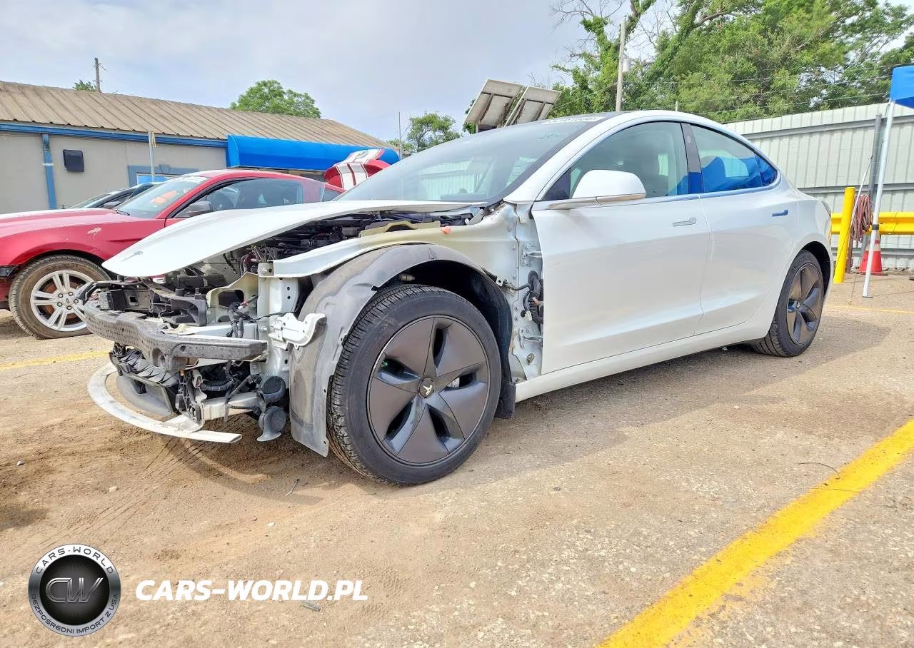 2020 Tesla Model 3 – zdjęcie 1 z 12