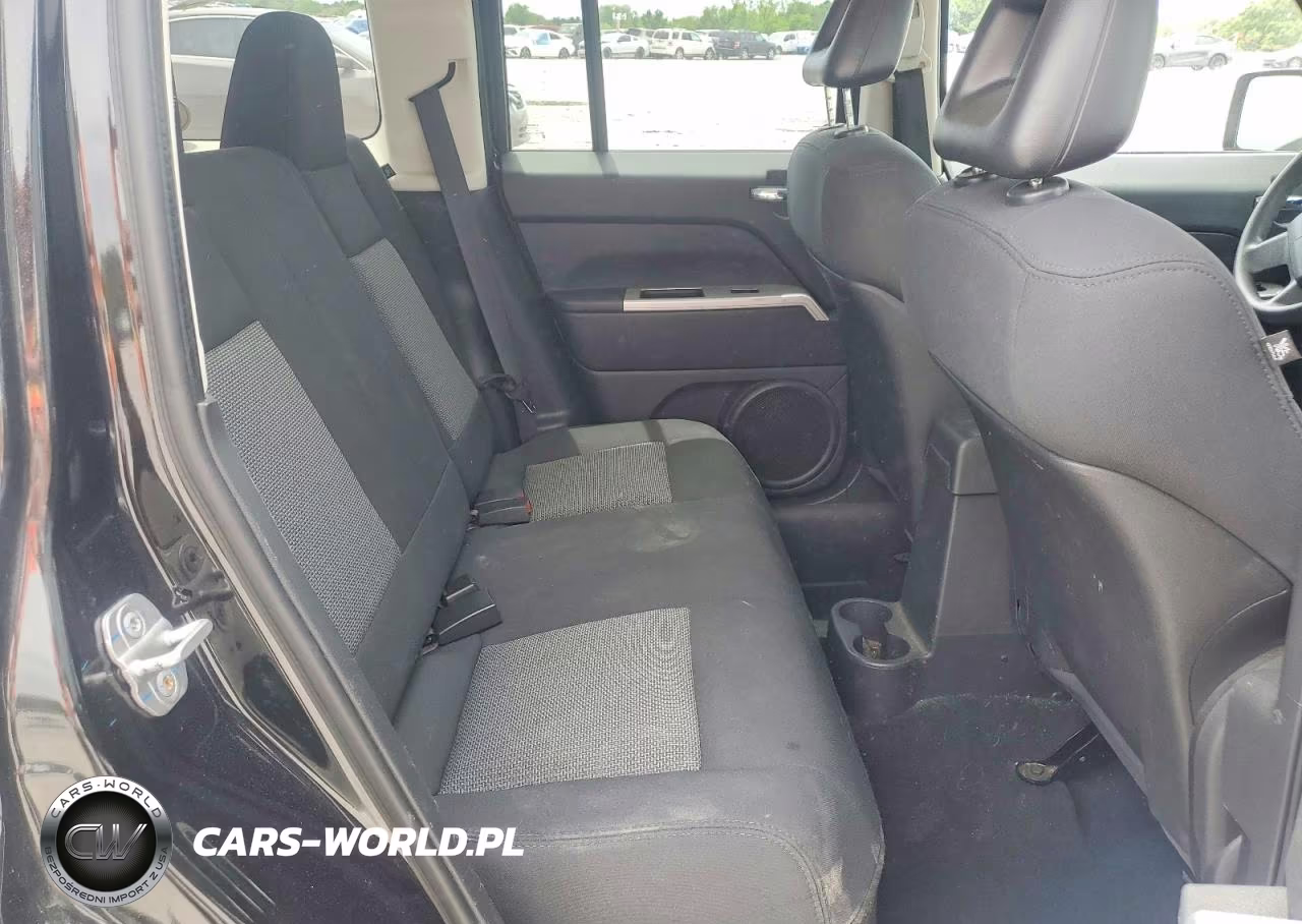 2008 Jeep Patriot Sport VIN:1J8FF28W98D636717 - 11
