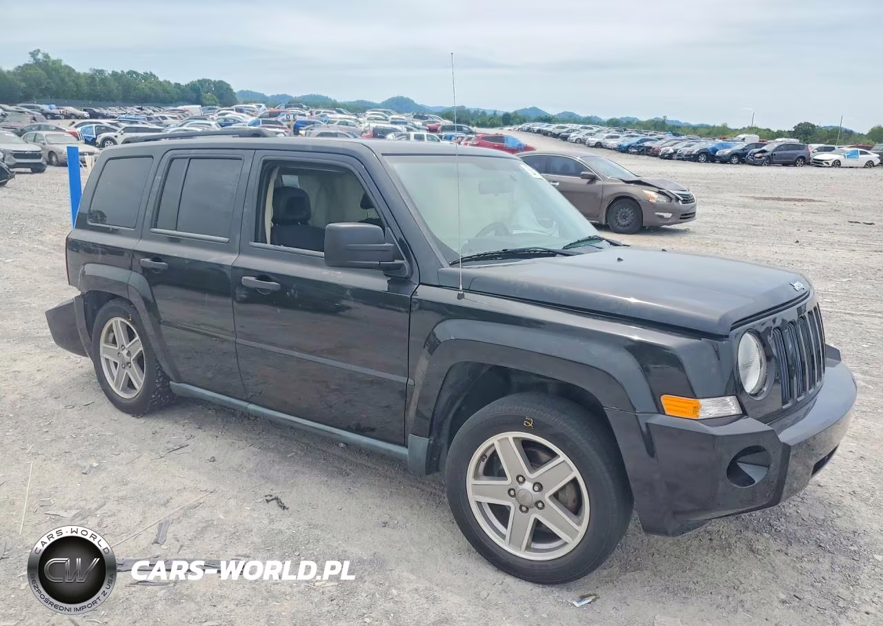2008 Jeep Patriot Sport VIN:1J8FF28W98D636717 - 4
