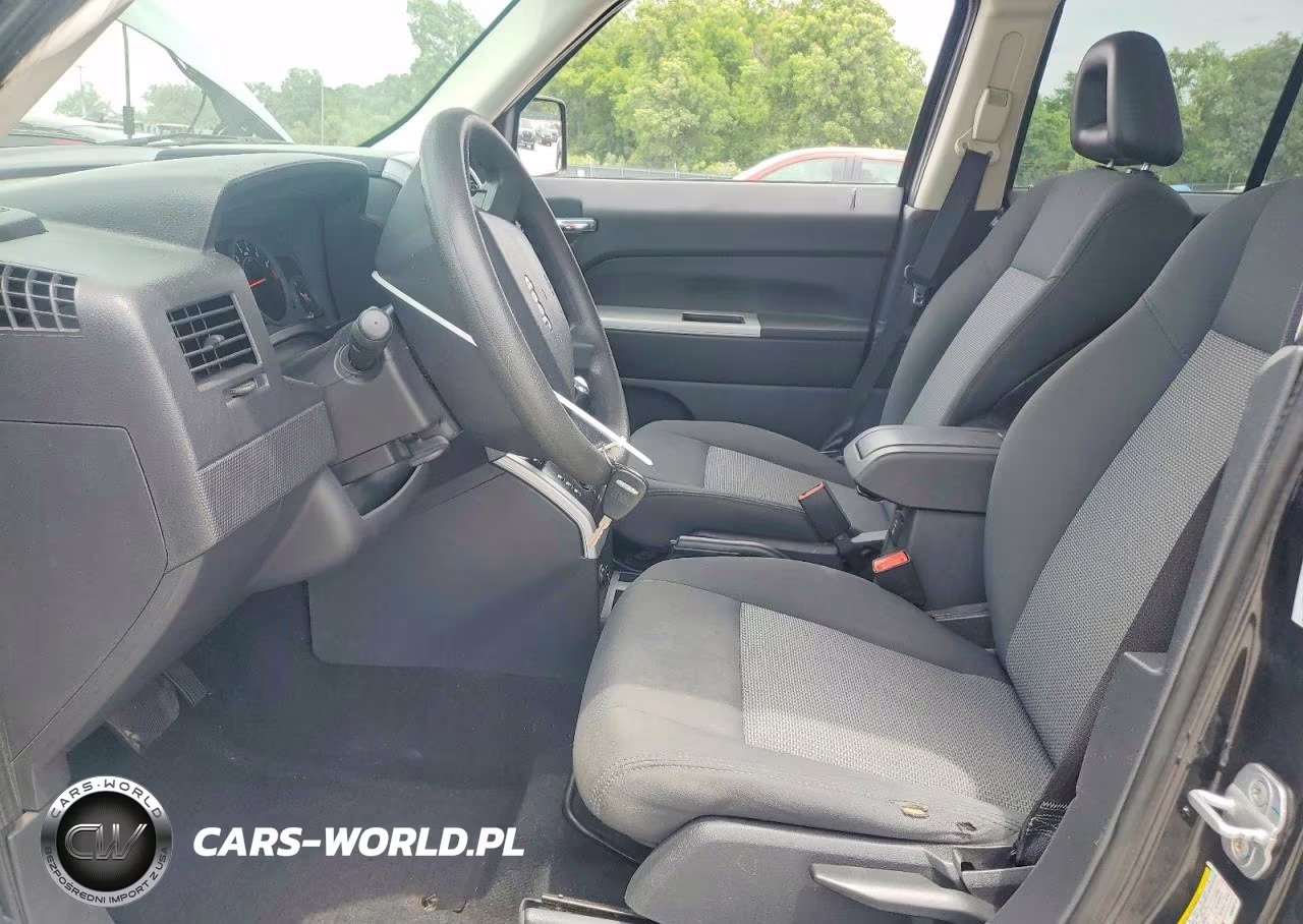 2008 Jeep Patriot Sport VIN:1J8FF28W98D636717 - 7