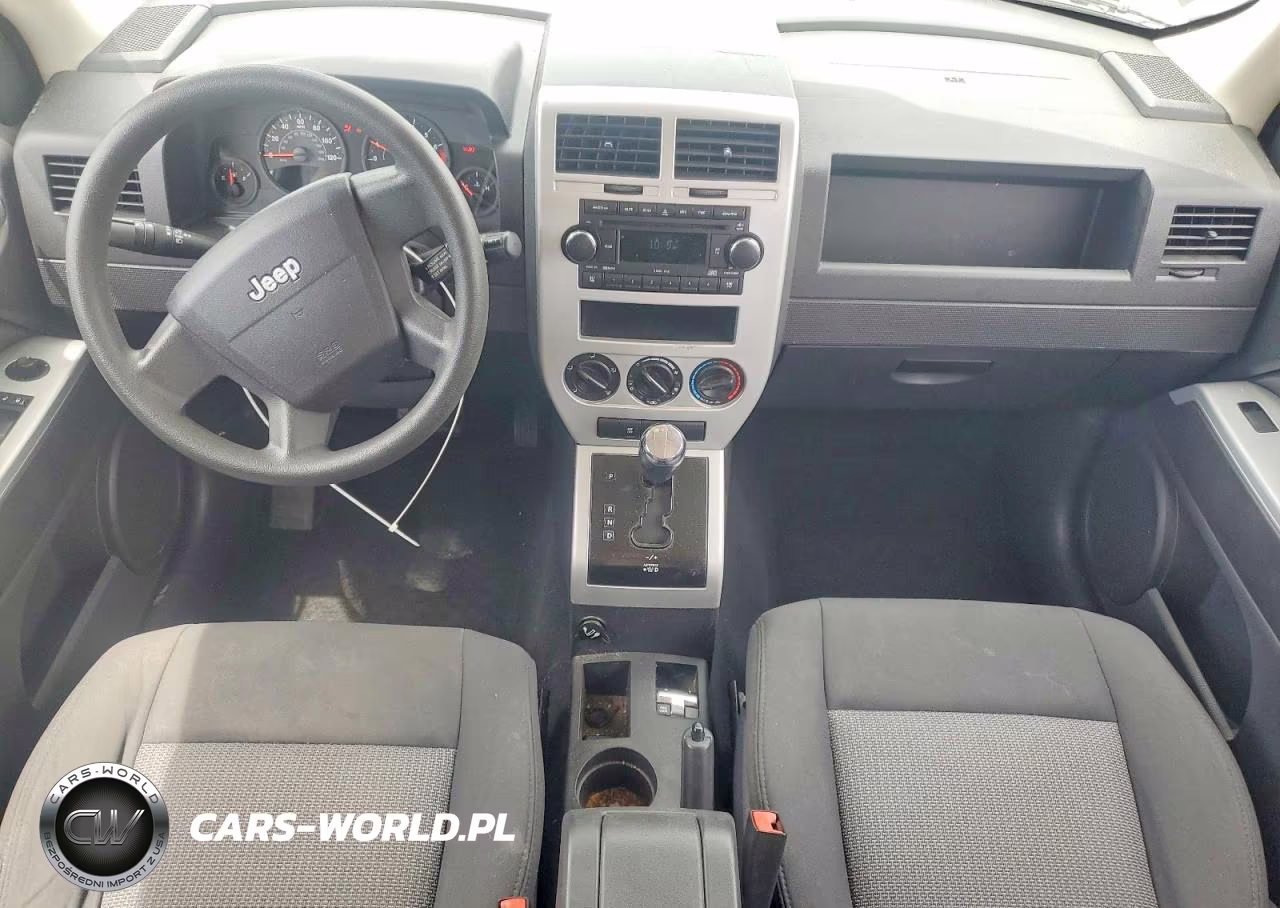 2008 Jeep Patriot Sport VIN:1J8FF28W98D636717 - 8
