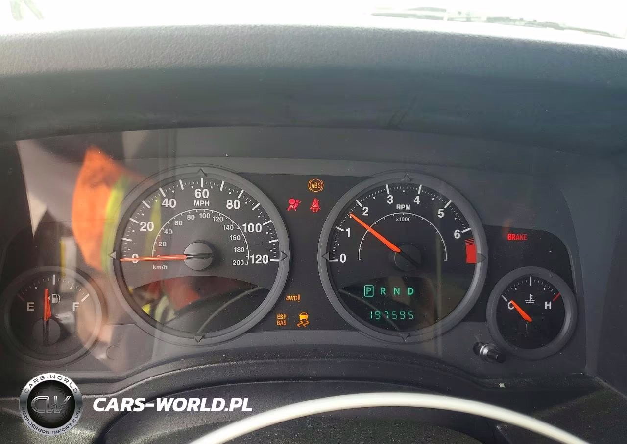 2008 Jeep Patriot Sport VIN:1J8FF28W98D636717 - 9