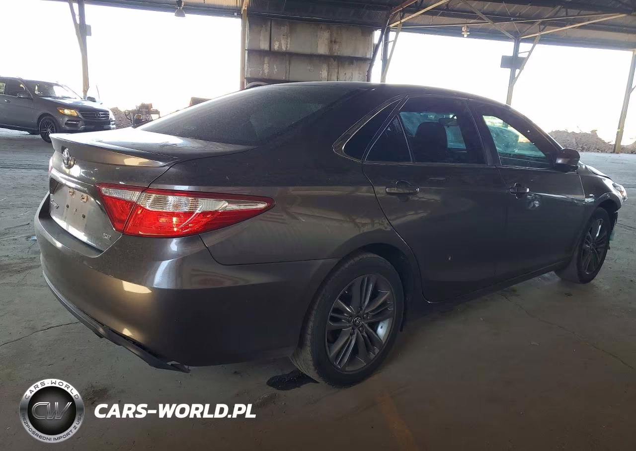 2016 Toyota Camry Se VIN:4T1BF1FK1GU238606 - 3