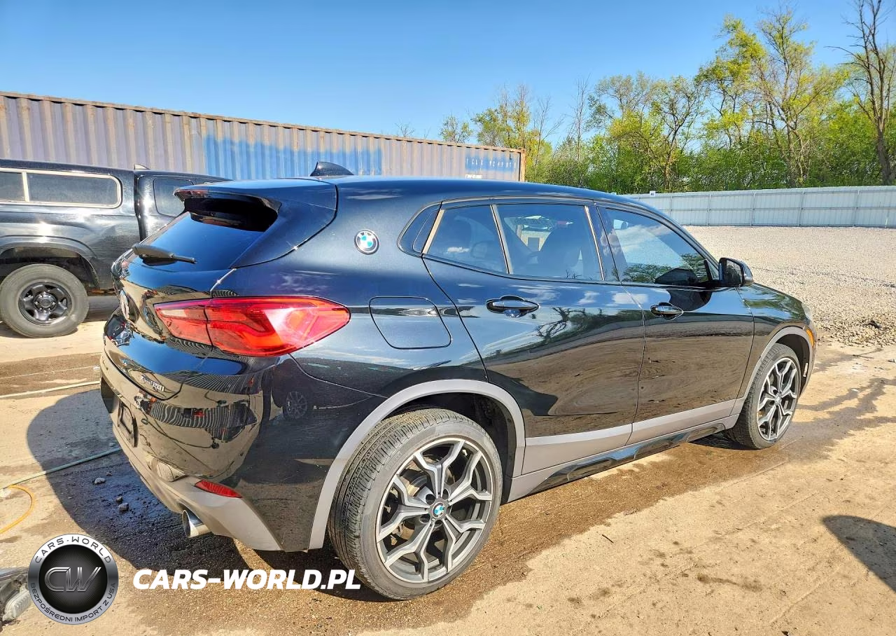 2018 BMW X2 xDrive28I VIN:WBXYJ5C30JEF79312 - 3