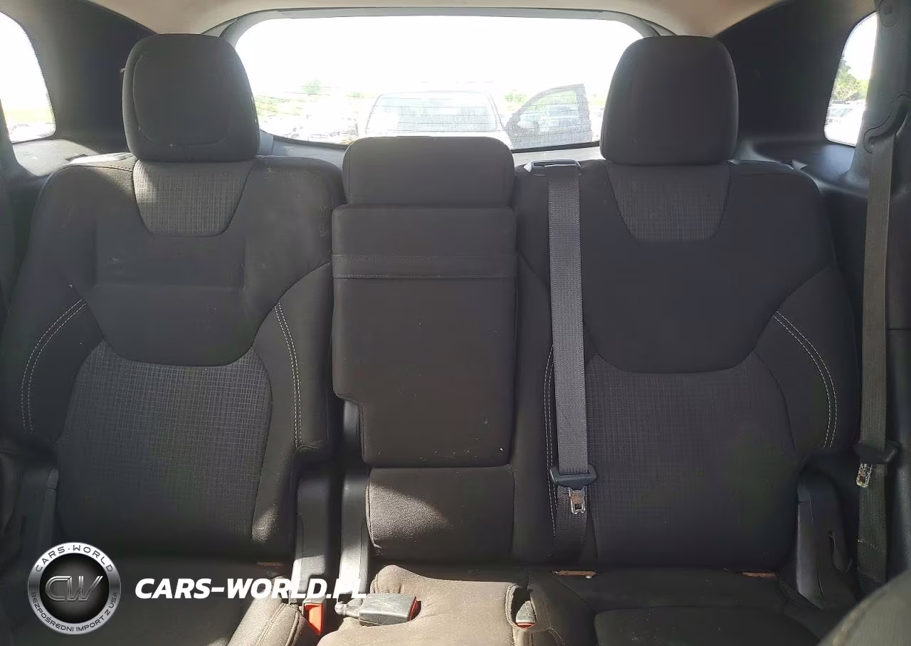 2015 Jeep Cherokee Latitude VIN:1C4PJMCB3FW739076 - 10