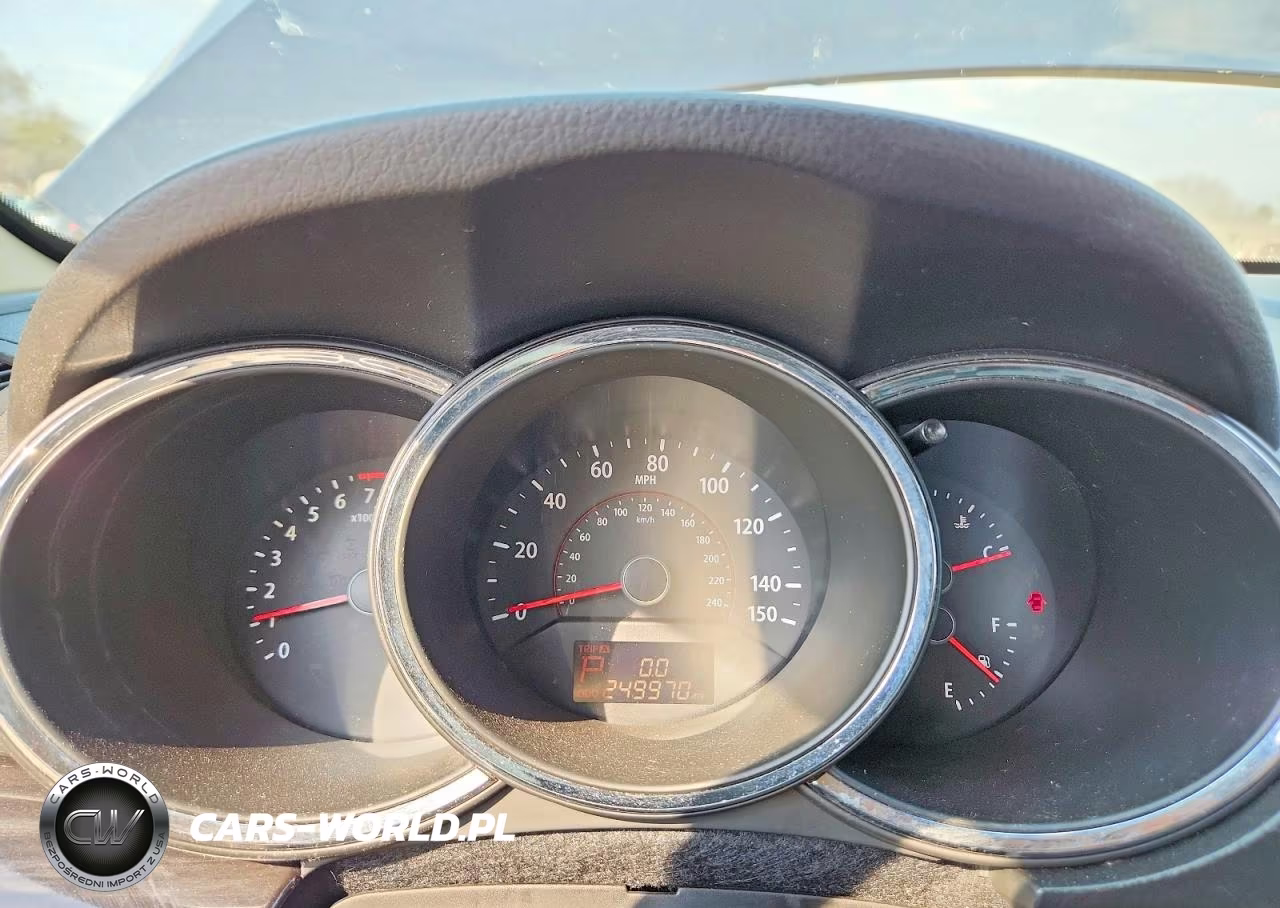 2011 Kia Sorento VIN:5XYKTDA23BG079653 - 9