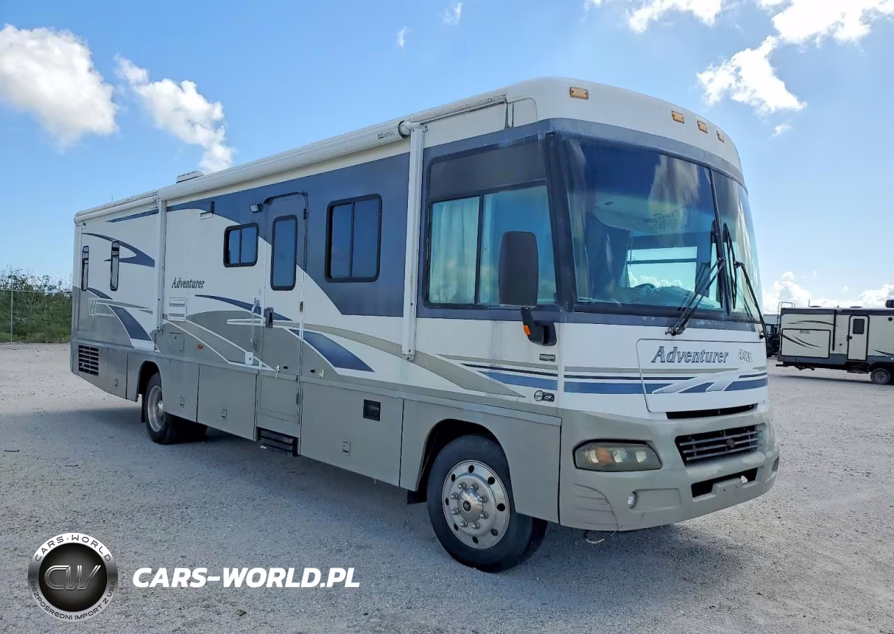 2005 Winnebago Adventurer C