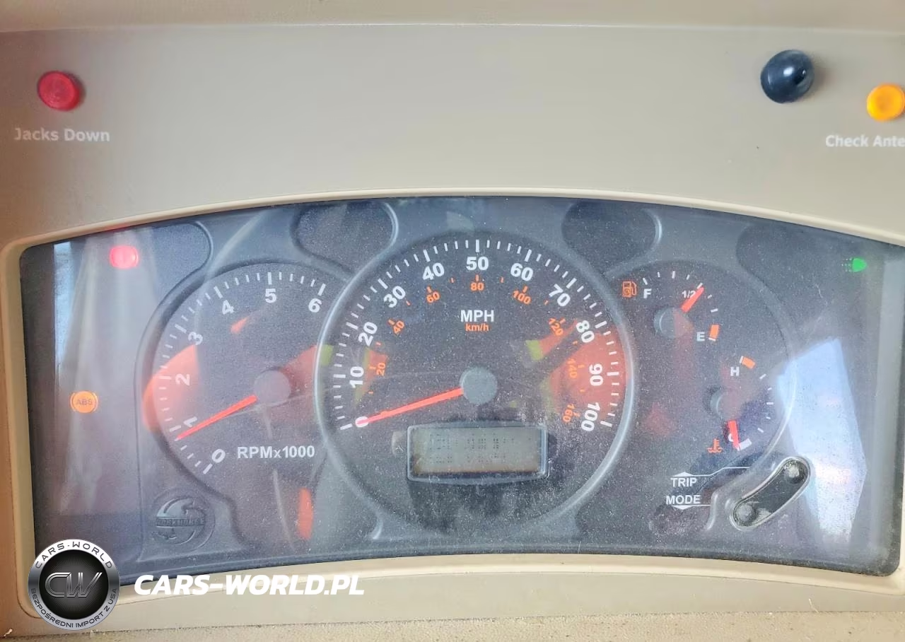 2005 Winnebago Adventurer C VIN:5B4MP67G143393603 - 8