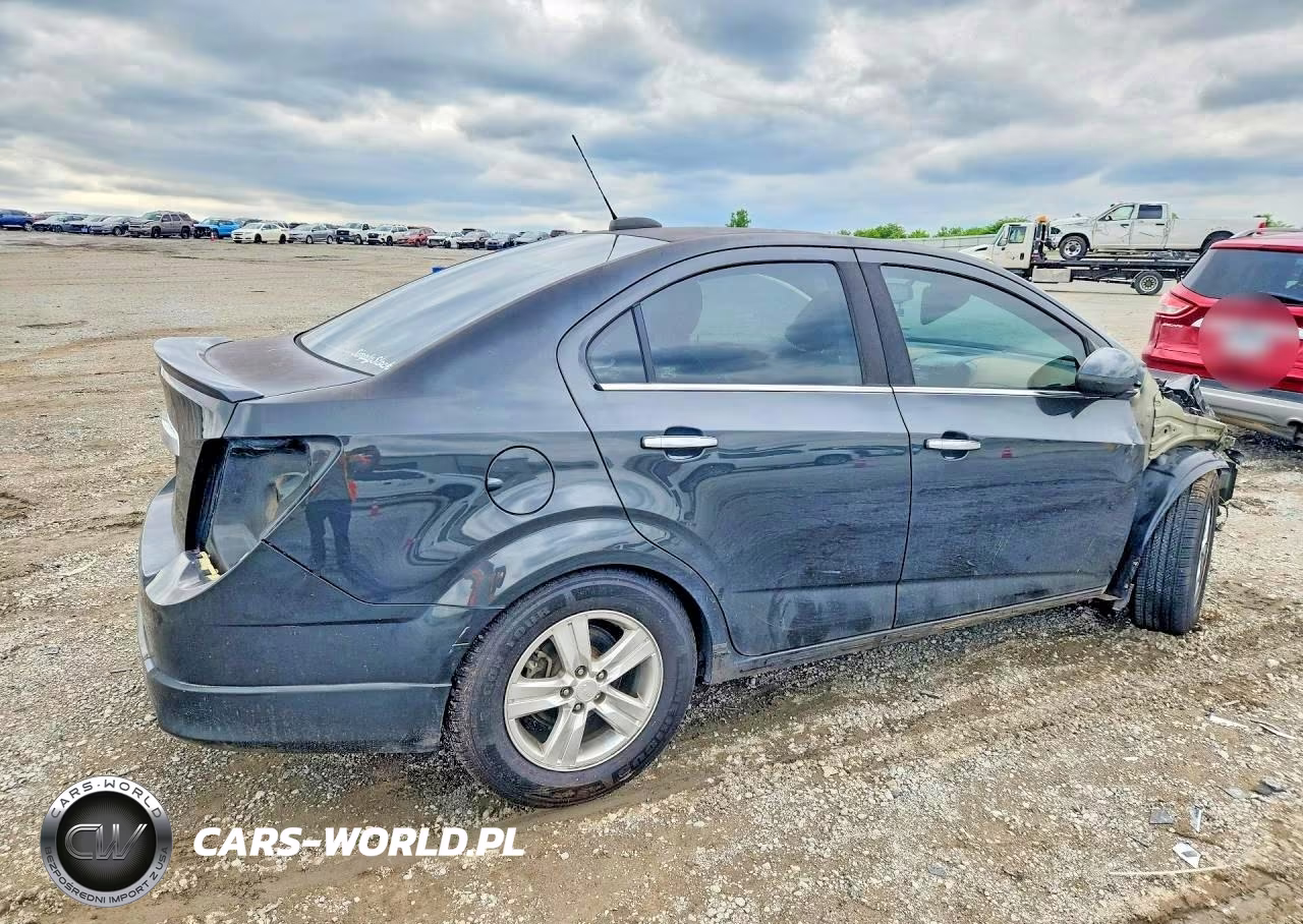 2015 Chevrolet Sonic Ltz VIN:1G1JE5SB2F4174650 - 3