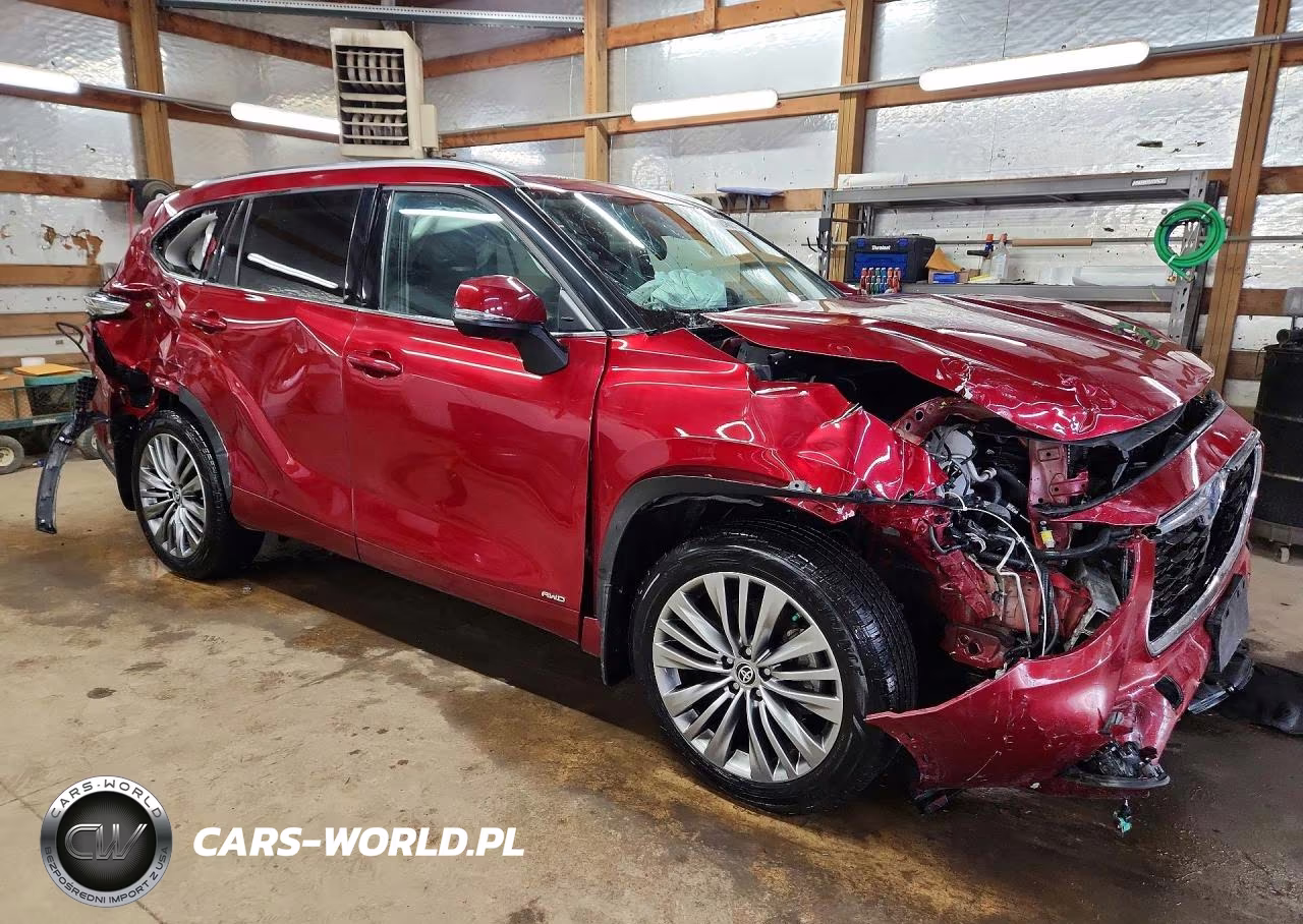 2022 Toyota Highlander Hybrid Platinum VIN:5TDEBRCH8NS073482 - 4