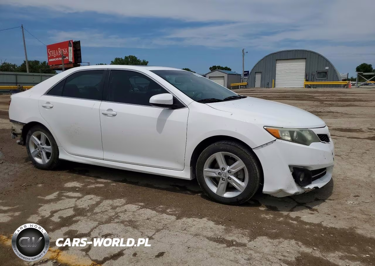 2013 Toyota Camry Se VIN:4T1BF1FK7DU717818 - 4