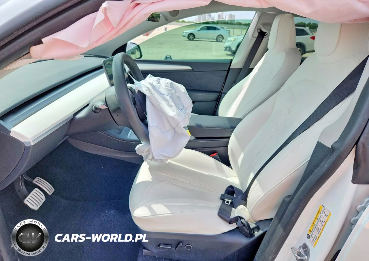 2025 Tesla Model Y VIN:7SAYGDEF7SA339894 - 7