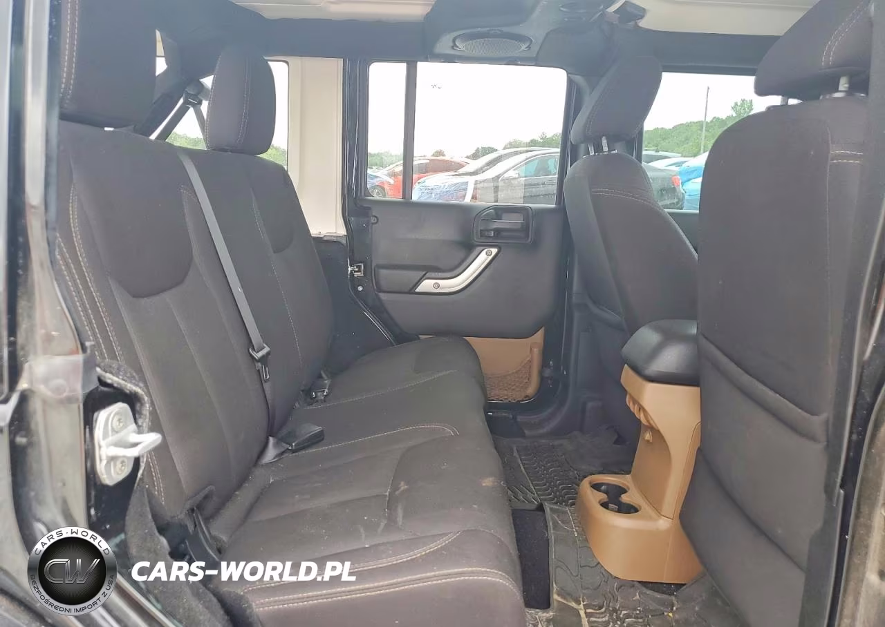 2014 Jeep Wrangler Unlimited Sahara VIN:1C4BJWEG1EL109913 - 10