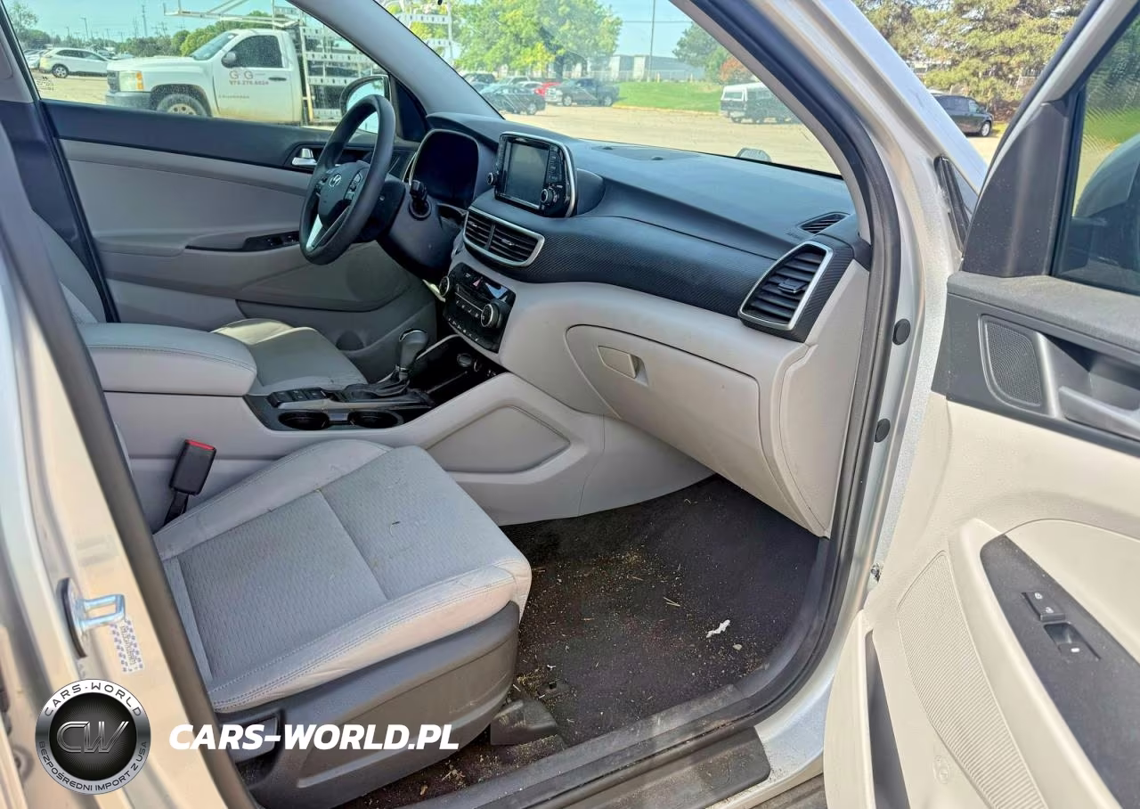 2019 Hyundai Tucson Value VIN:KM8J3CA47KU899073 - 5