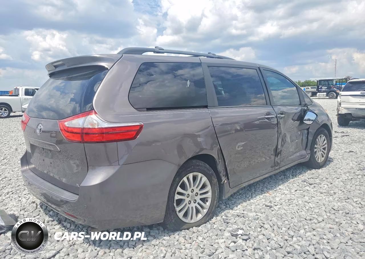 2016 Toyota Sienna Xle 8-Passenger VIN:5TDYK3DC9GS710458 - 3