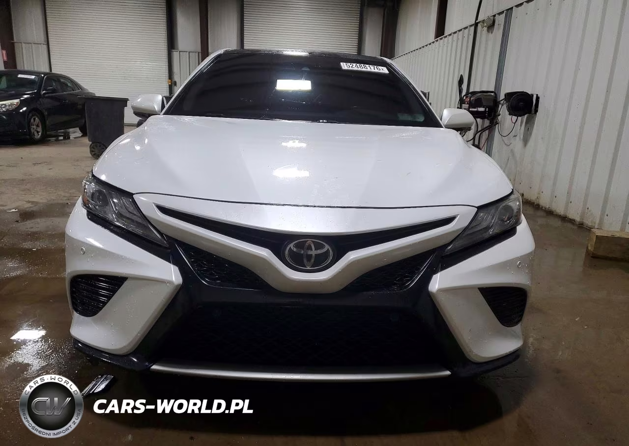 2018 Toyota Camry Xse VIN:4T1B61HK3JU119055 - 5
