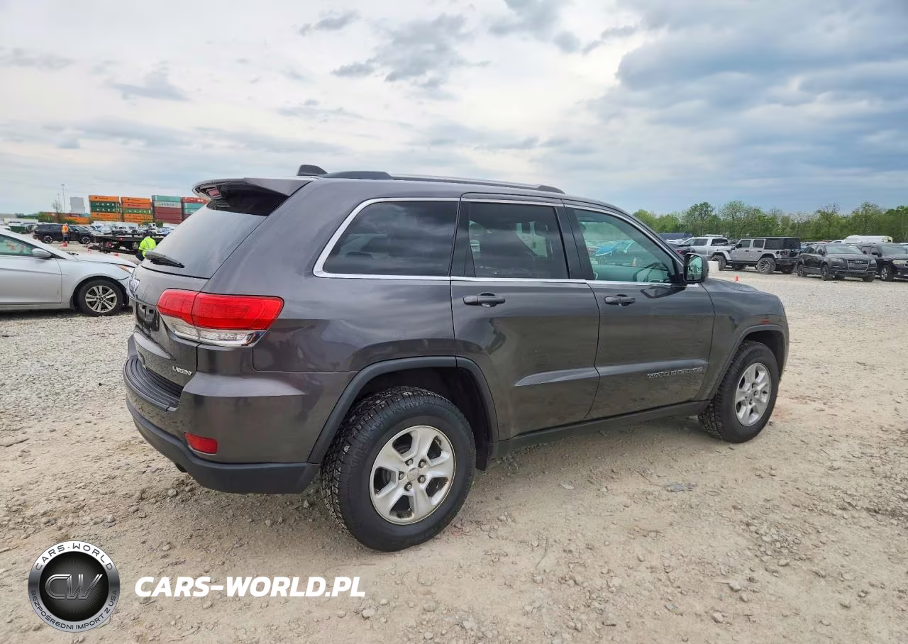 2017 Jeep Grand Cherokee Laredo VIN:1C4RJFAG6HC826056 - 3