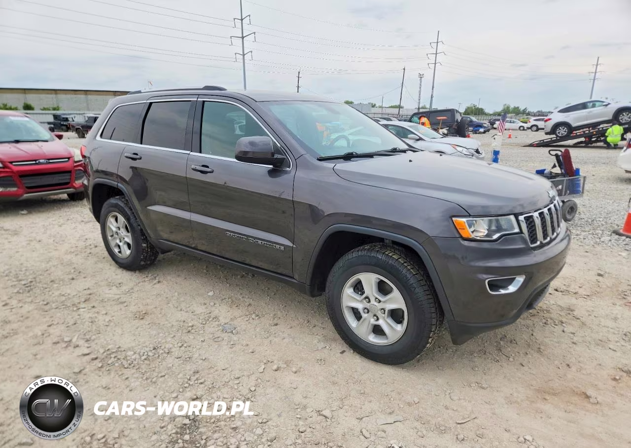 2017 Jeep Grand Cherokee Laredo VIN:1C4RJFAG6HC826056 - 4