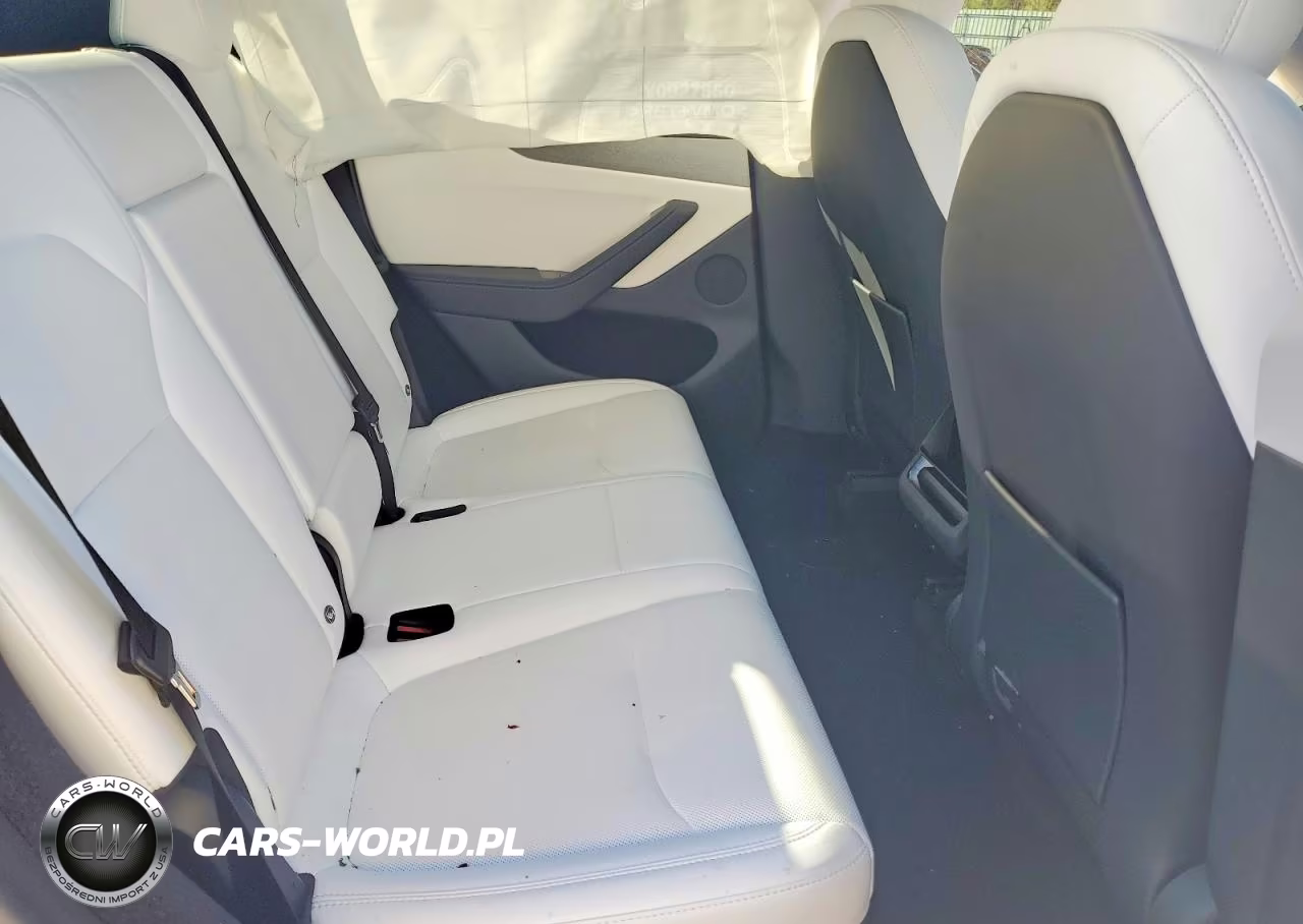 2026 Tesla Model Y VIN:7SAYGDEE9TF403610 - 11