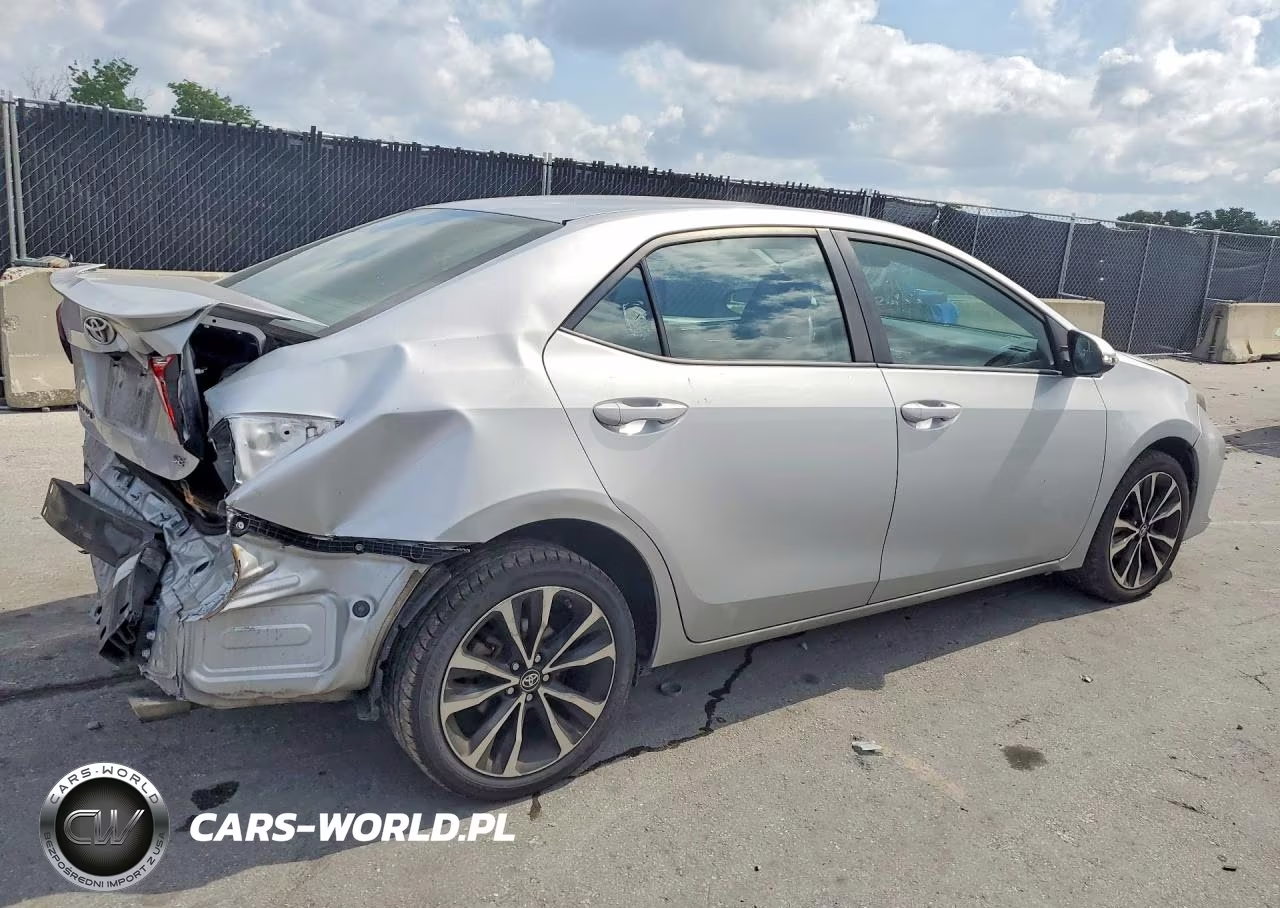 2017 Toyota Corolla Se VIN:5YFBURHE5HP664328 - 3