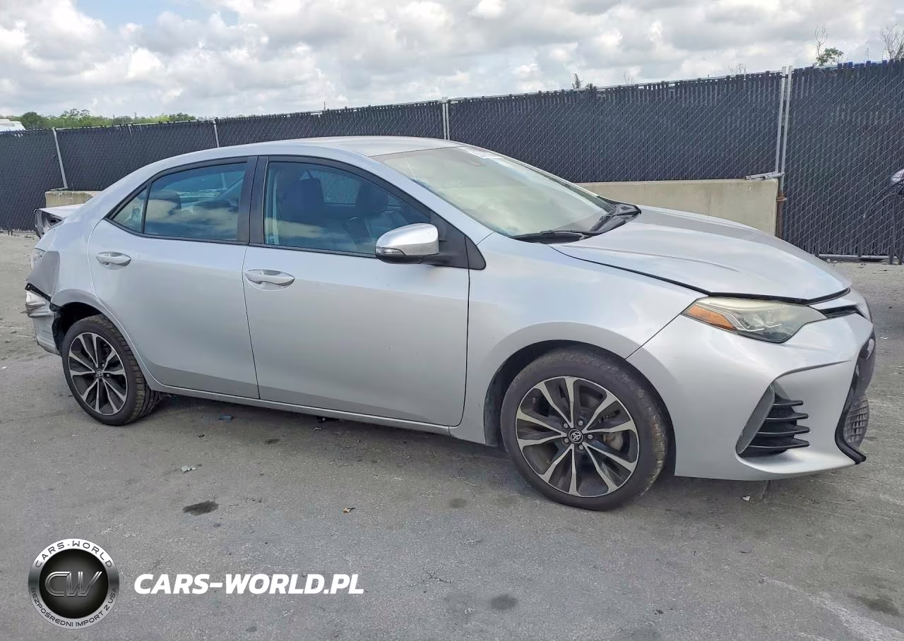 2017 Toyota Corolla Se VIN:5YFBURHE5HP664328 - 4