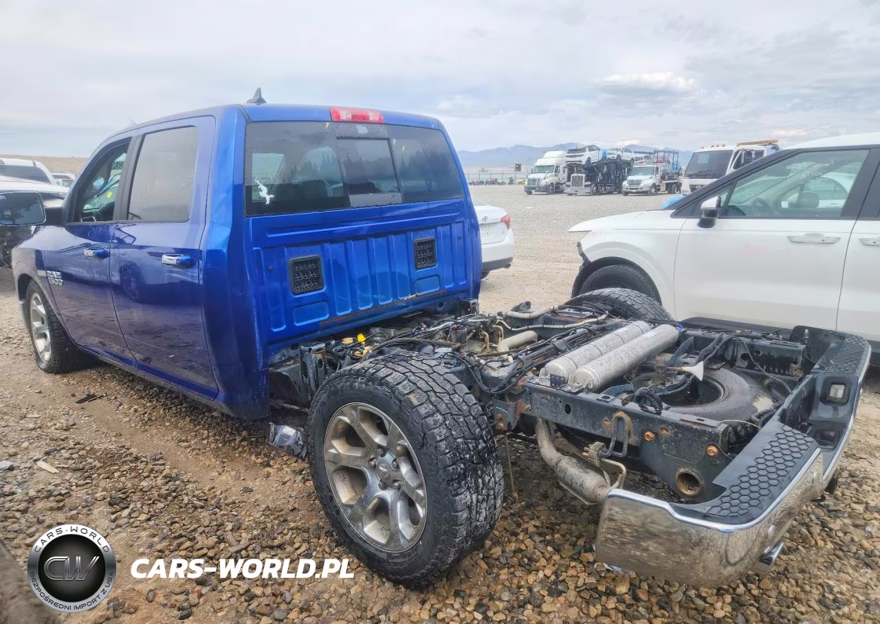 2015 Ram 1500 Laramie VIN:1C6RR7VM2FS609077 - 2
