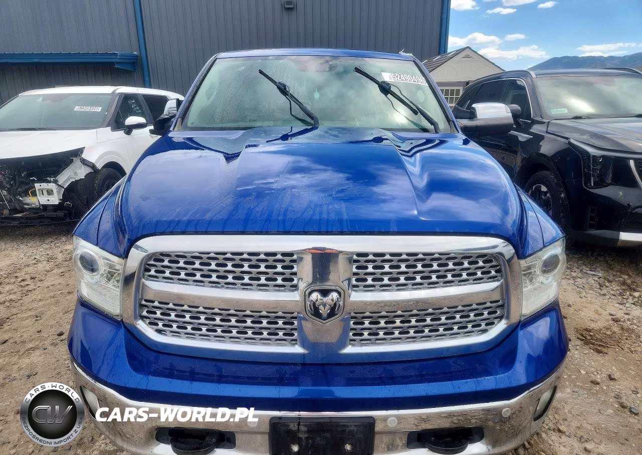 2015 Ram 1500 Laramie VIN:1C6RR7VM2FS609077 - 5