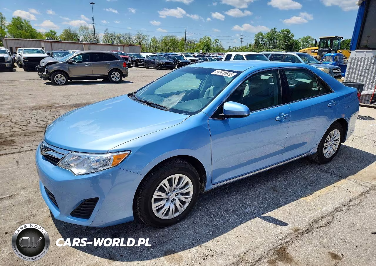2012 Toyota Camry Le – zdjęcie 1 z 12