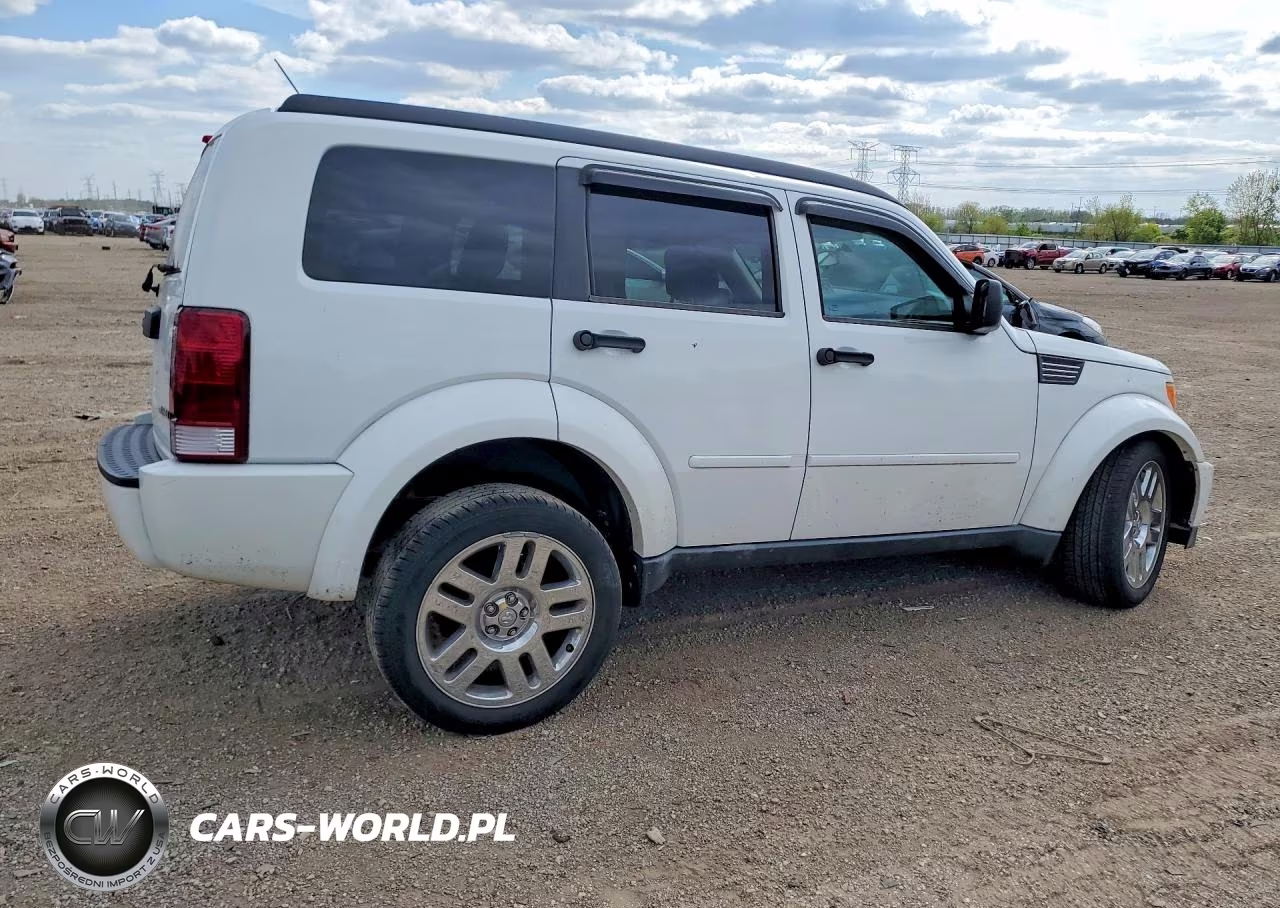 2011 Dodge Nitro Heat VIN:1D4PT4GK8BW572862 - 3