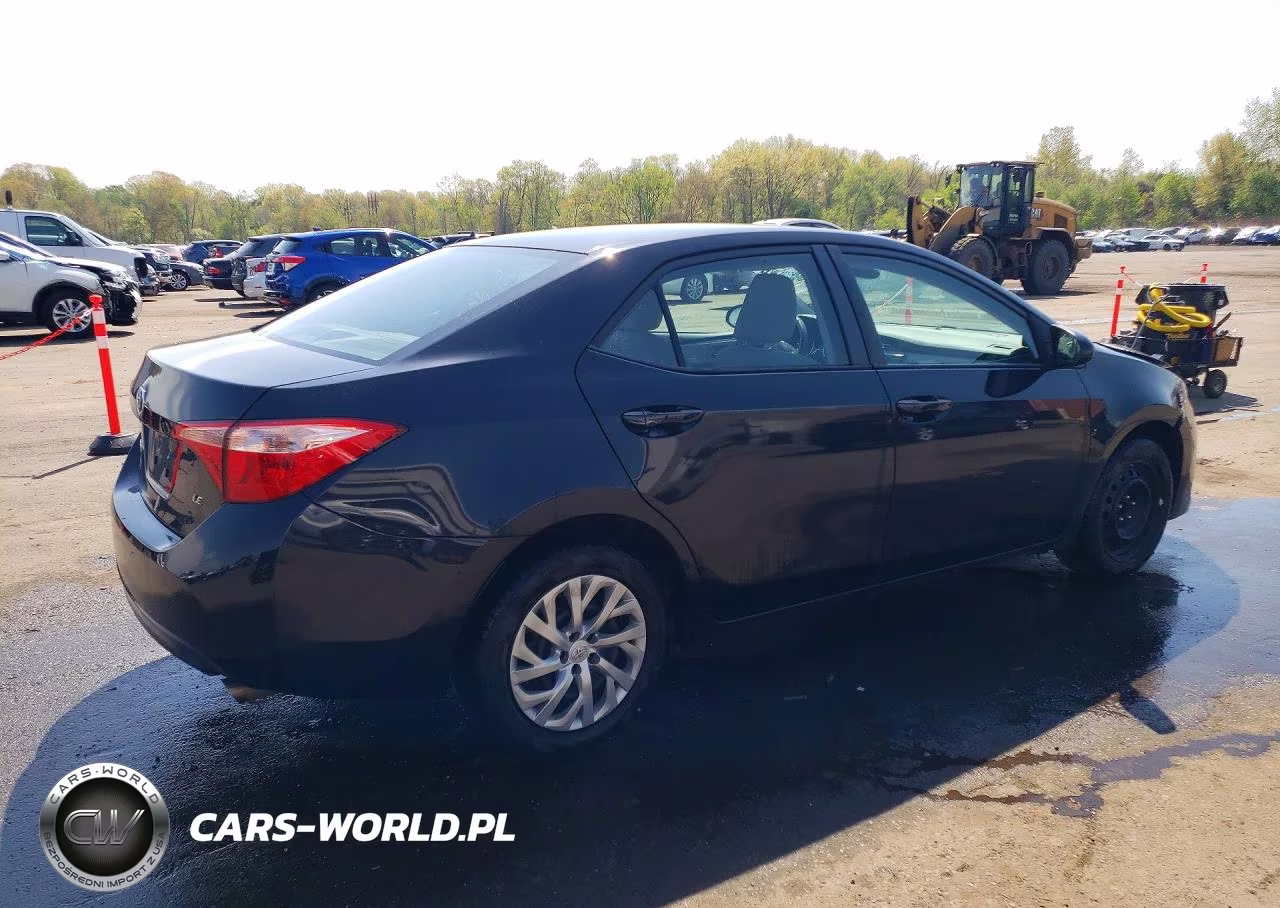 2019 Toyota Corolla Le VIN:2T1BURHE3KC169634 - 3