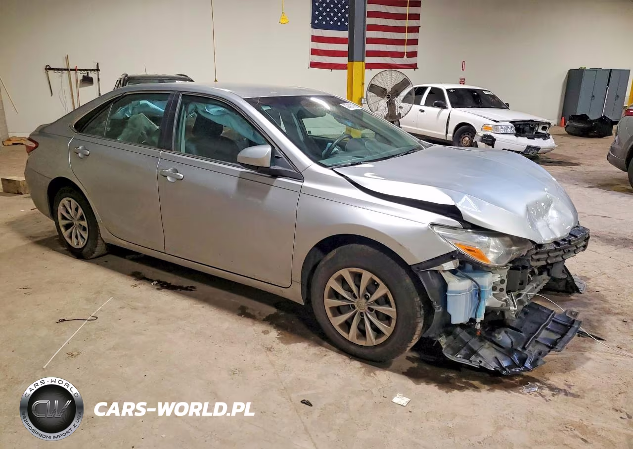 2016 Toyota Camry Le VIN:4T4BF1FK2GR556501 - 4