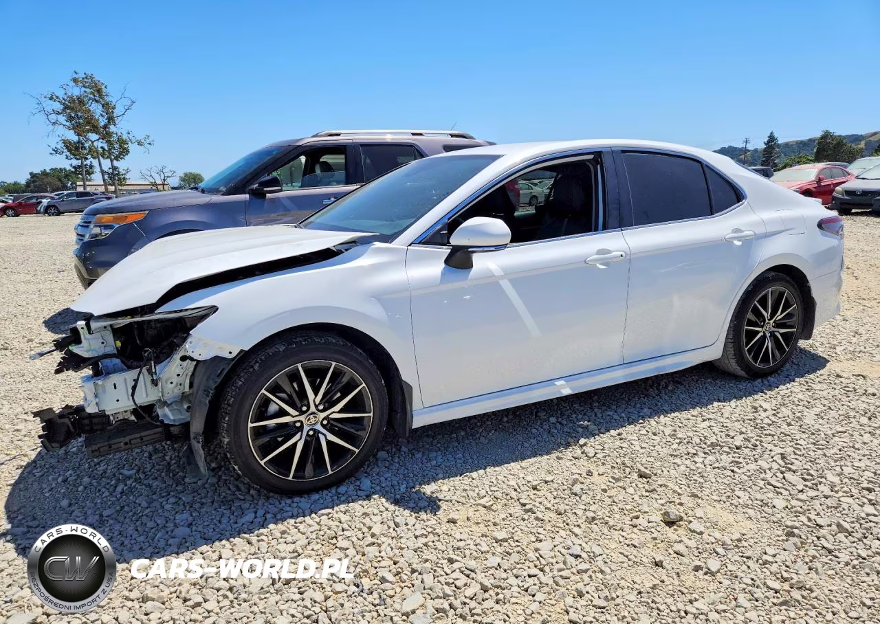 2024 Toyota Camry Se – zdjęcie 1 z 13