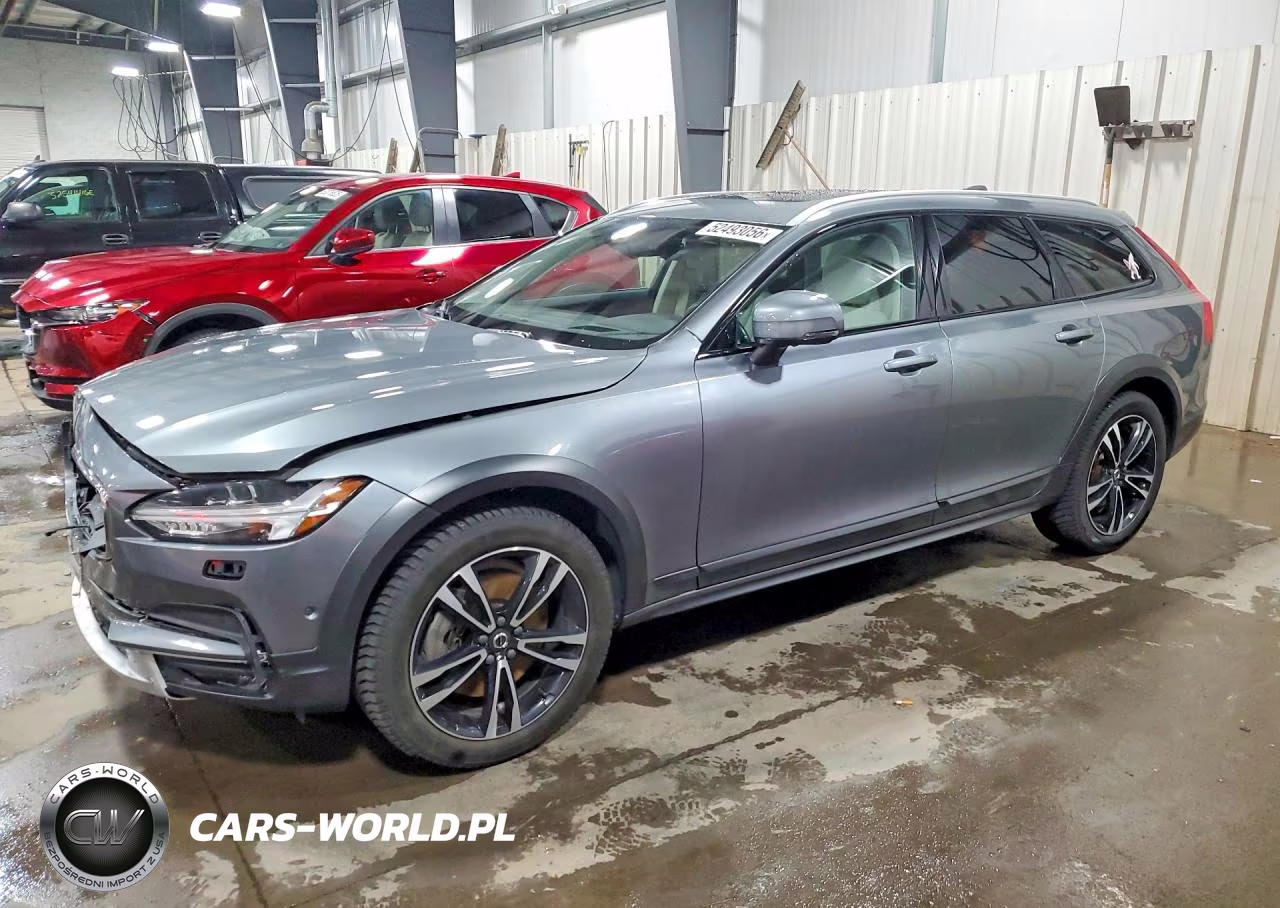 2019 Volvo V90 Cross Country T5 Momentum