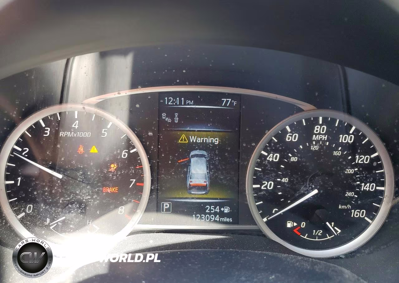 2018 Nissan Sentra S VIN:3N1AB7AP2JY209494 - 9