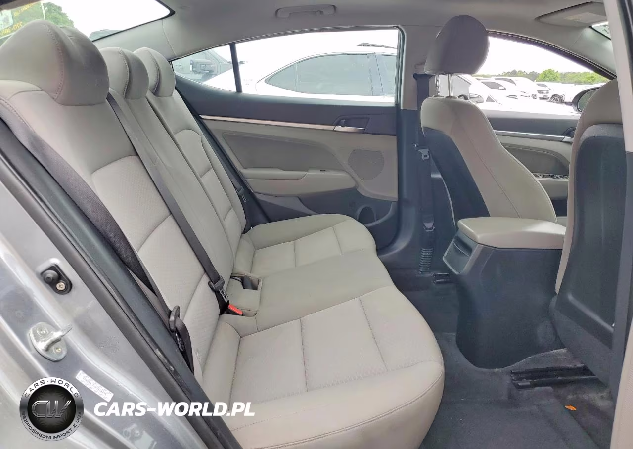 2019 Hyundai Elantra Value Edition VIN:KMHD84LFXKU812270 - 10