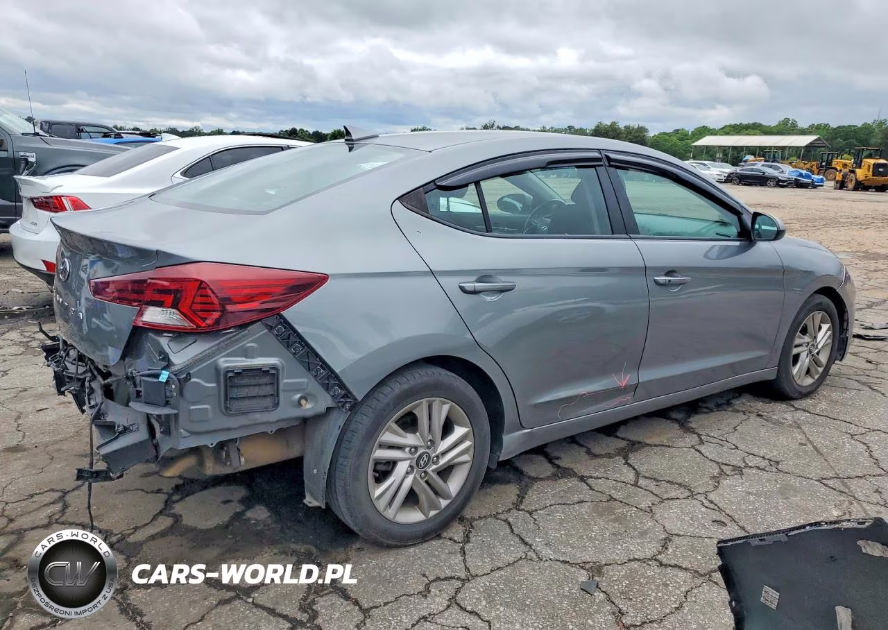 2019 Hyundai Elantra Value Edition VIN:KMHD84LFXKU812270 - 3