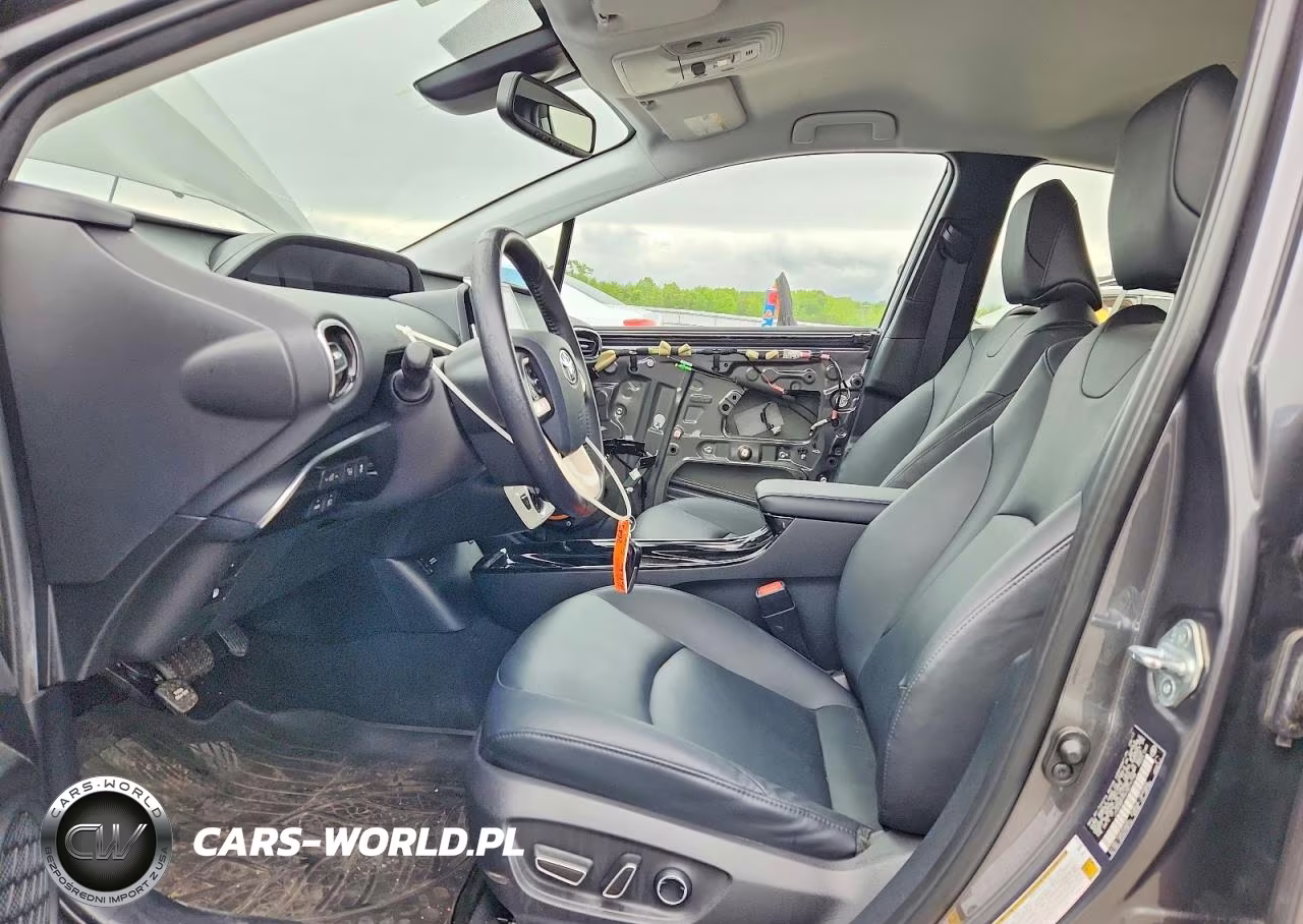 2017 Toyota Prius Prime Advanced VIN:JTDKARFP0H3015798 - 7