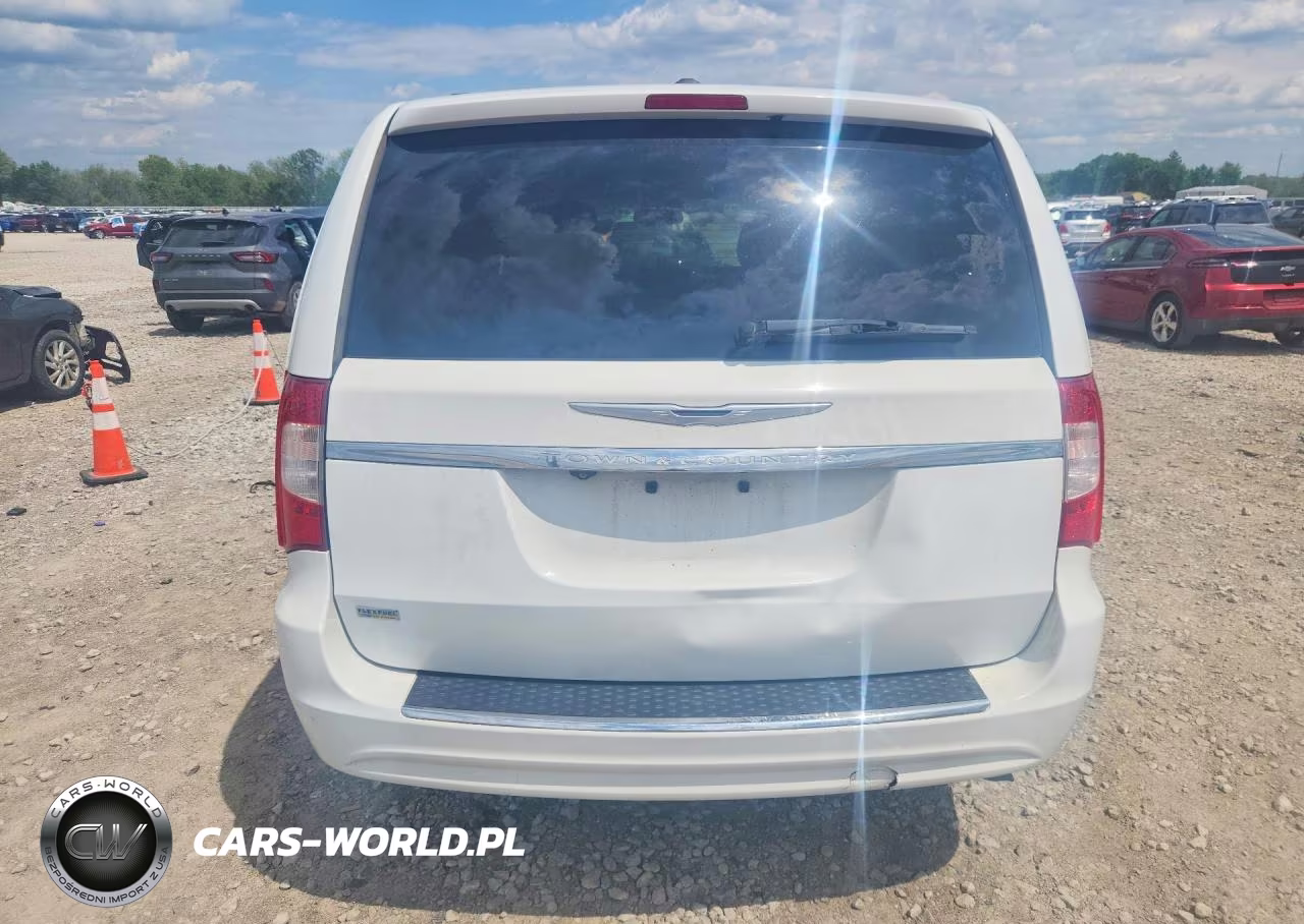 2015 Chrysler Town And Country Lx VIN:2C4RC1BG9ER398174 - 6