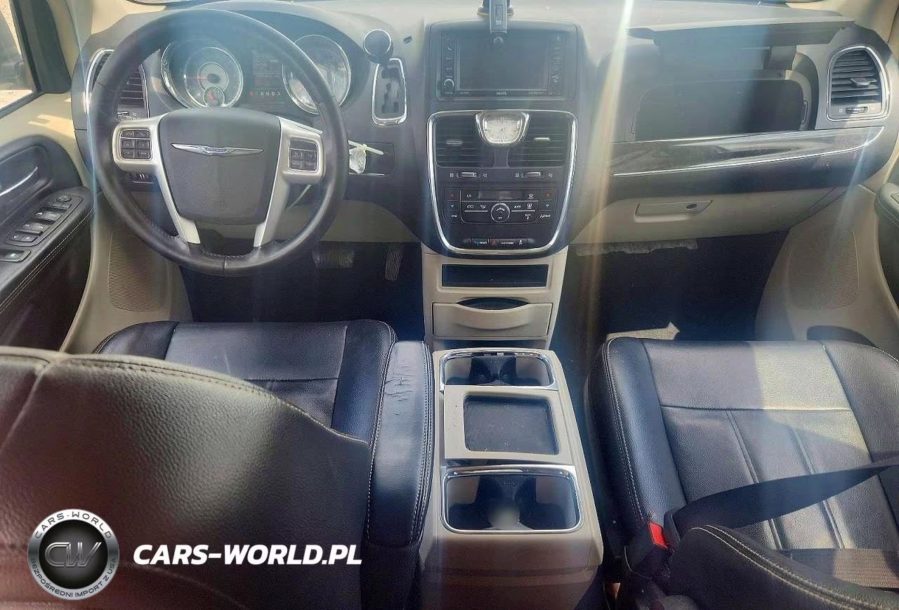2015 Chrysler Town And Country Lx VIN:2C4RC1BG9ER398174 - 8