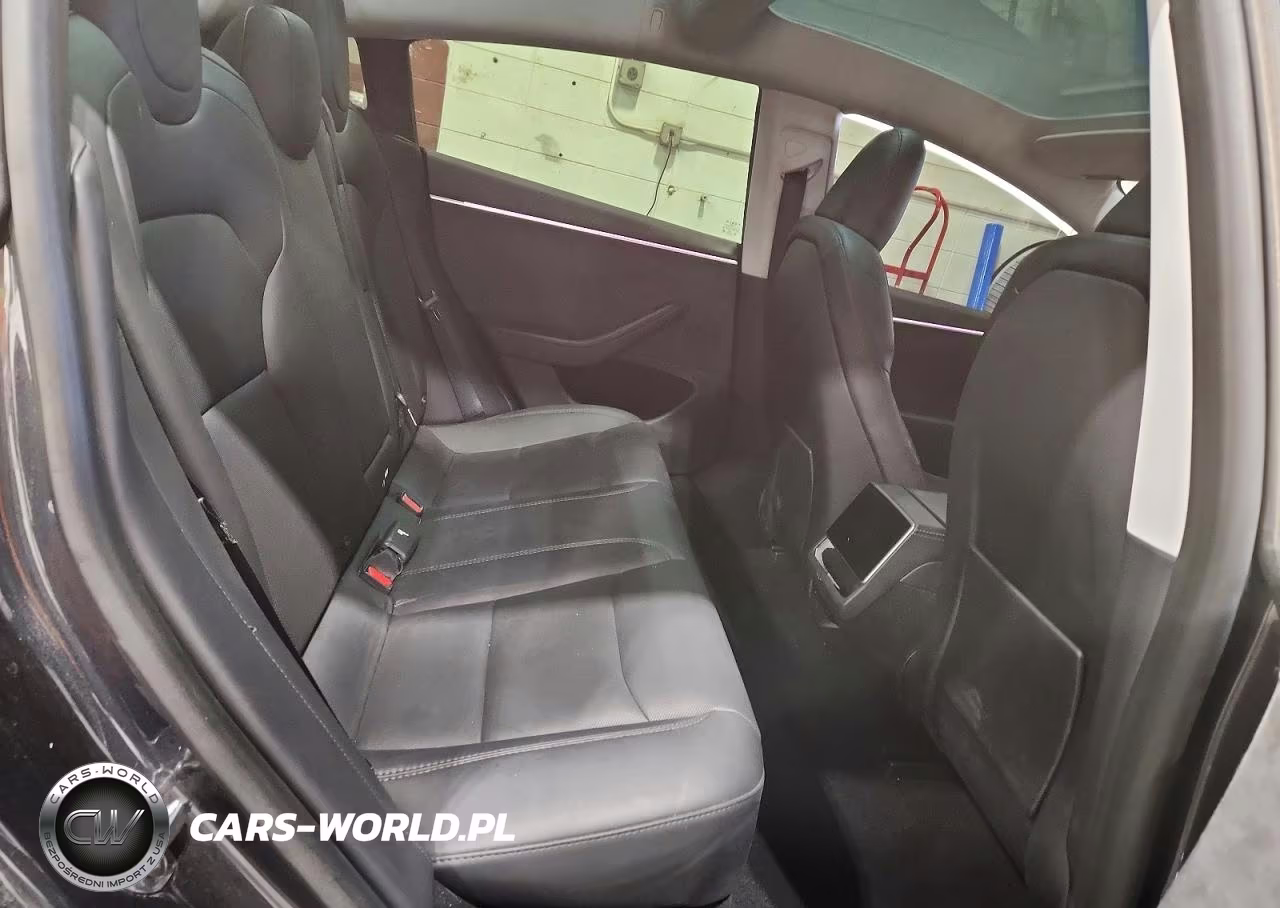 2025 Tesla Model 3 VIN:5YJ3E1EB0SF960180 - 10