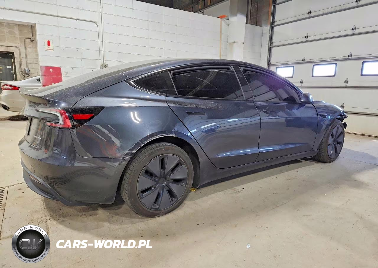 2025 Tesla Model 3 VIN:5YJ3E1EB0SF960180 - 3