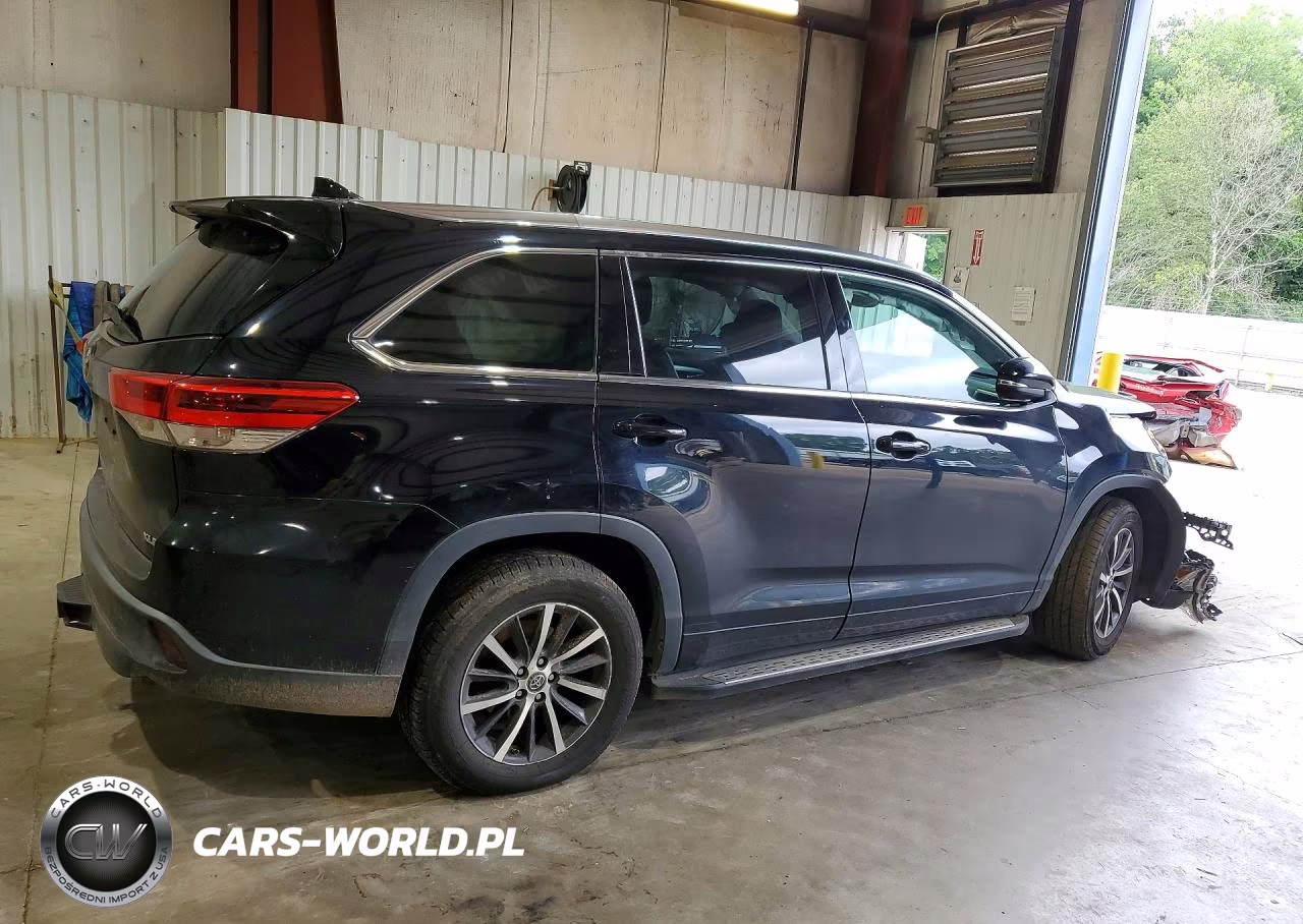 2018 Toyota Highlander Xle VIN:5TDKZRFH7JS544221 - 3