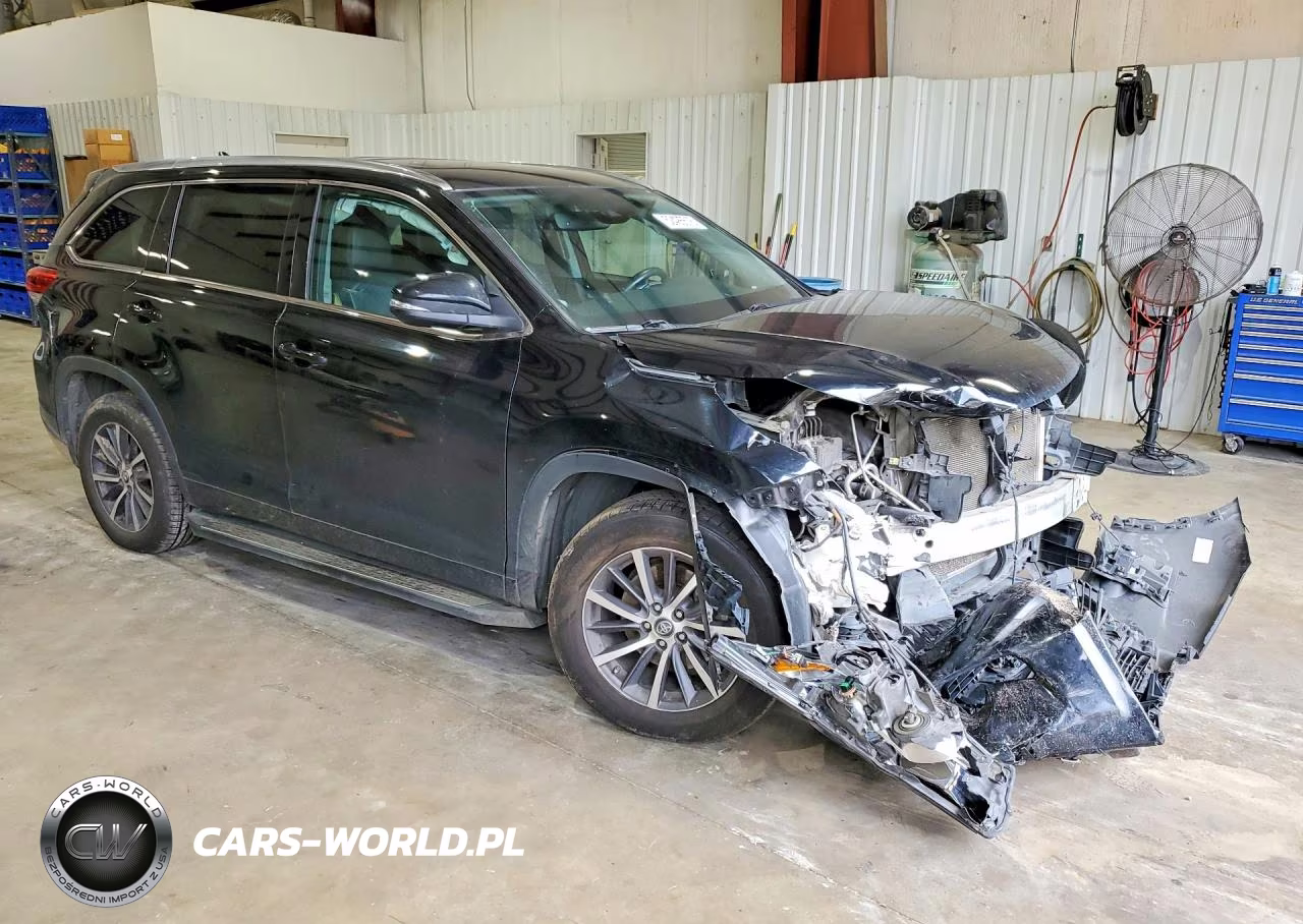 2018 Toyota Highlander Xle VIN:5TDKZRFH7JS544221 - 4