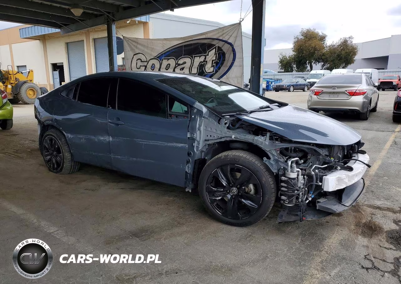 2023 Toyota Prius Prime Xse VIN:JTDACACU4P3000365 - 4