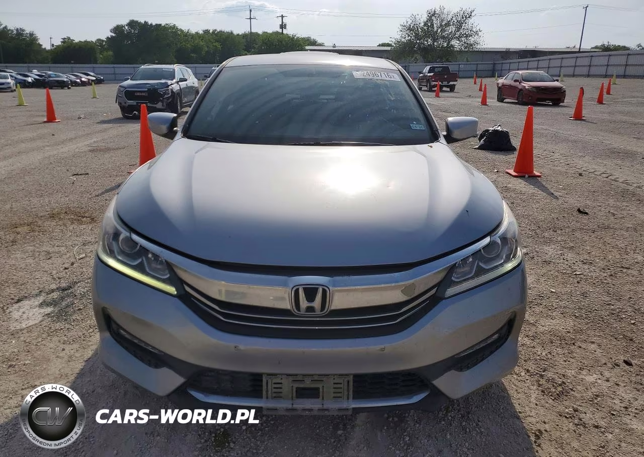 2017 Honda Accord Sport Special Edition VIN:1HGCR2F10HA134304 - 5