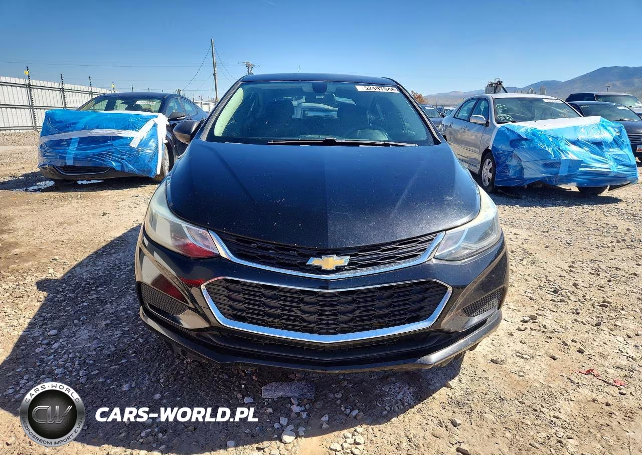 2018 Chevrolet Cruze Lt VIN:3G1BE6SM6JS572349 - 5