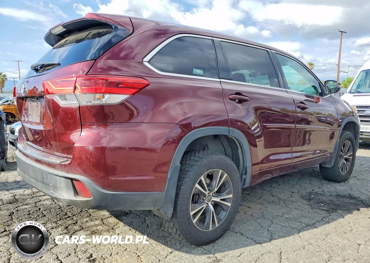 2017 Toyota Highlander Le VIN:5TDZZRFH9HS230028 - 3
