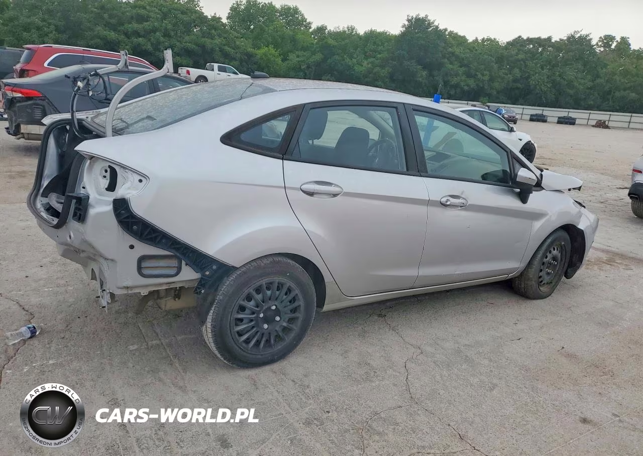 2014 Ford Fiesta VIN:3FADP4AJ8EM121204 - 3