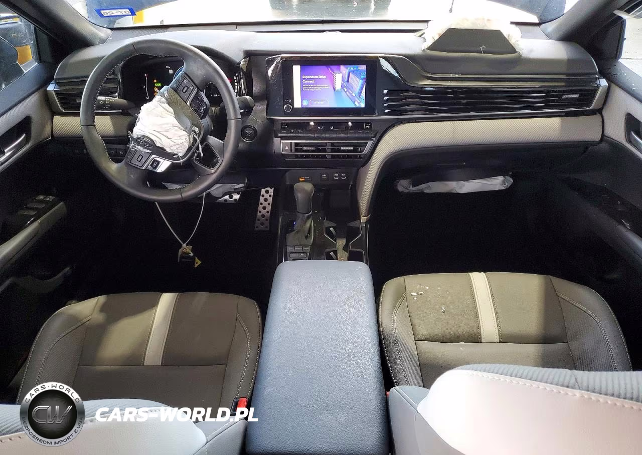 2025 Toyota Camry Se VIN:4T1DAACKXSU027134 - 8