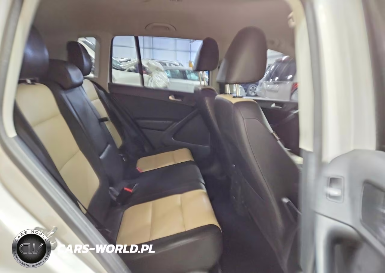 2017 Volkswagen Tiguan S VIN:WVGAV7AX1HK026631 - 11